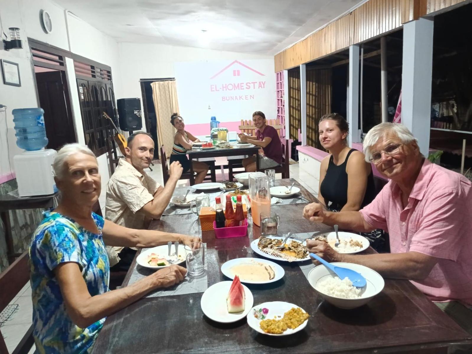 El Homestay Bunaken Luaran gambar